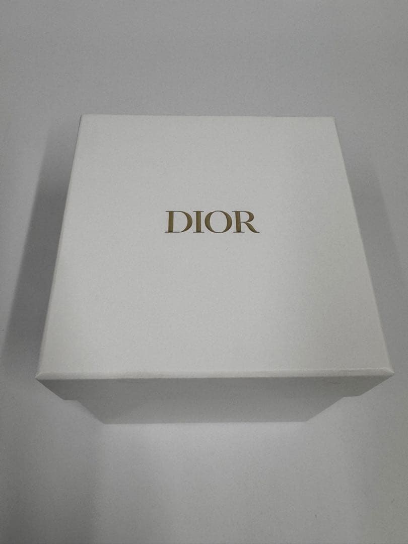 Dior スノードーム 2026 ノベルティ - メルカリ