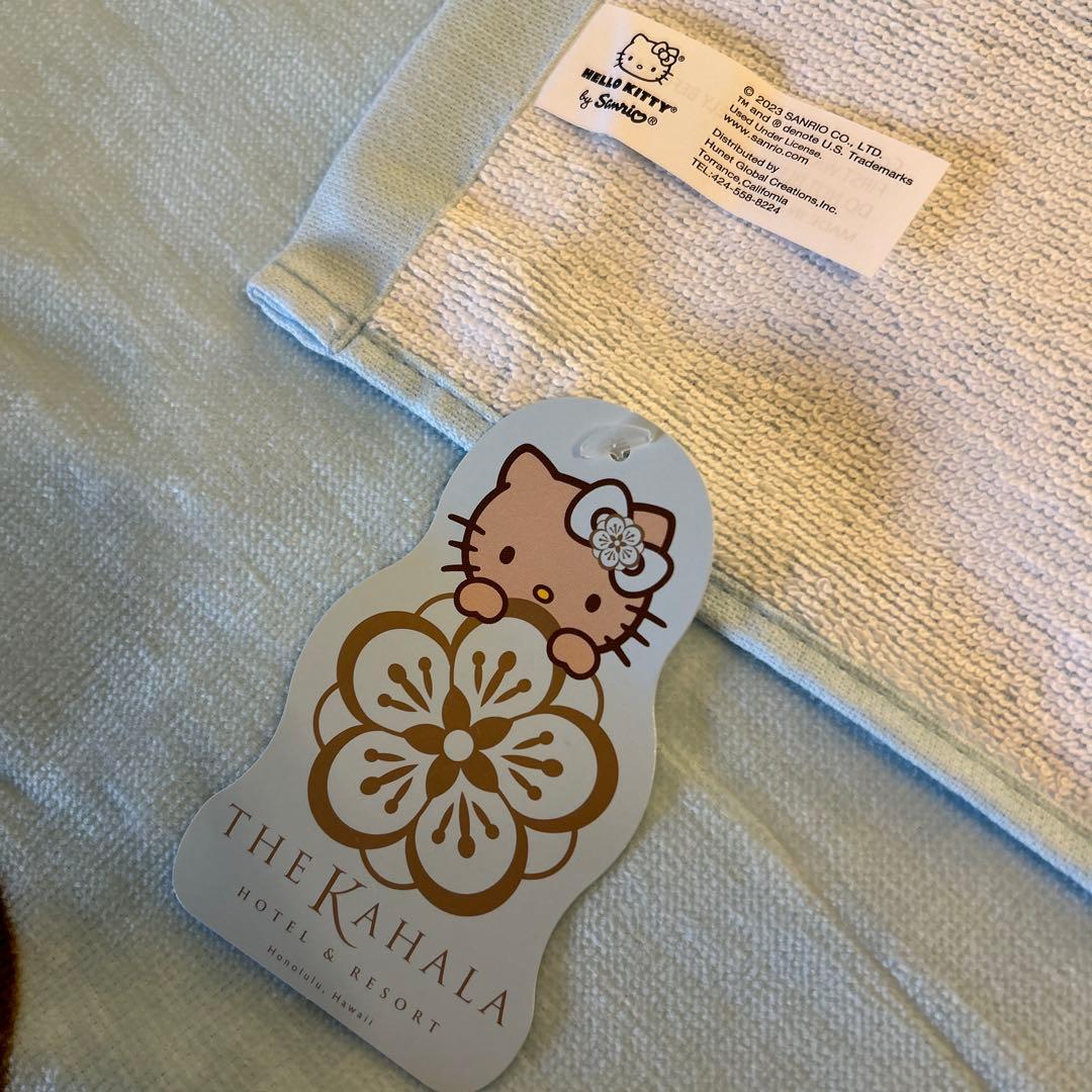 新品】ハワイ限定 日焼けハローキティ バスタオル KAHALA 日焼けキティ