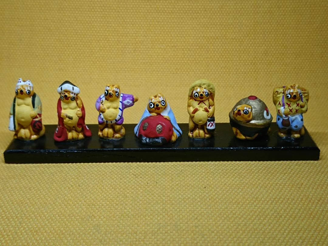 【美品】七福神　たぬき　狸 　陶器　置物　インテリア　工芸品　美術品　A3377 七福狸 【七福神シリーズ】 置物 インテリア 狸 たぬき 雑貨 タヌキ