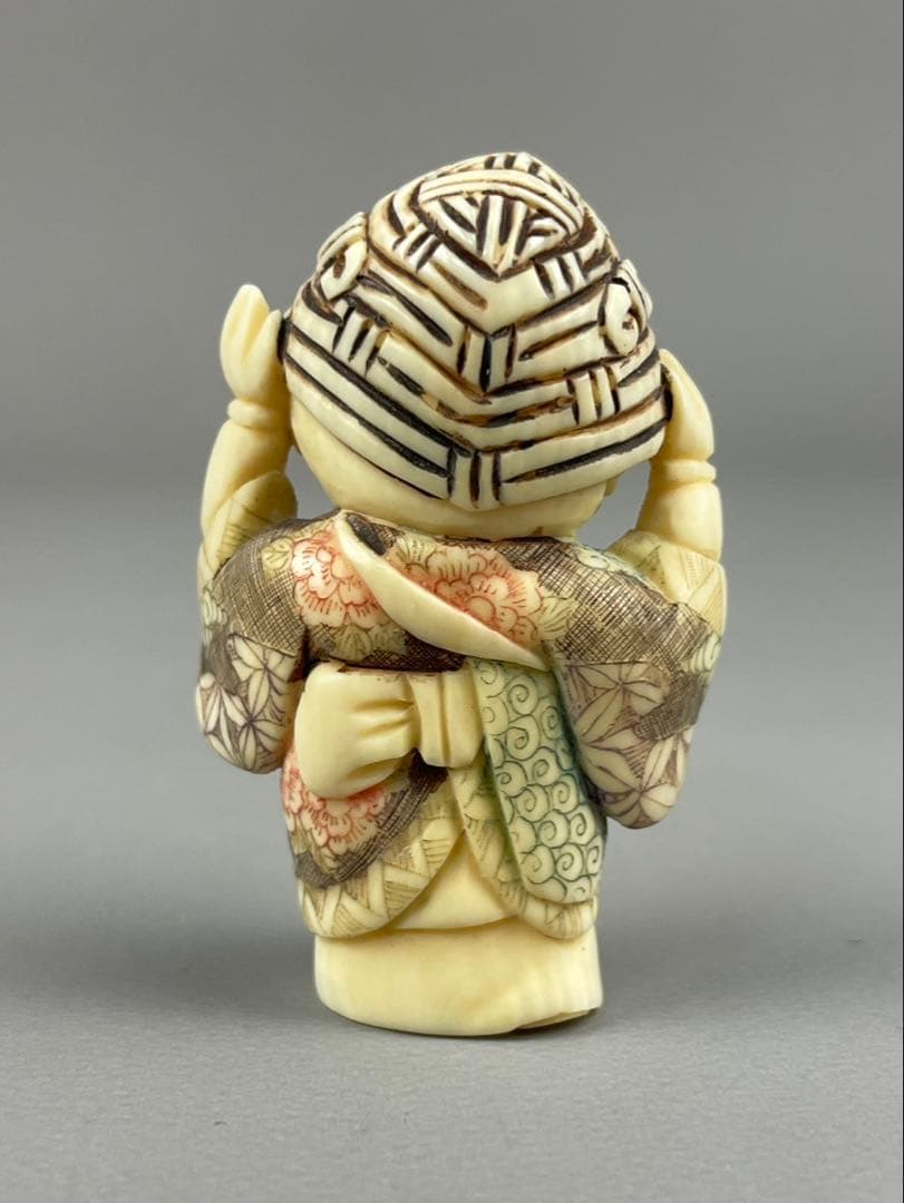 時代根付 極上細密彫り白材 マンモス牙製 作家物 在銘 柳月 唐子