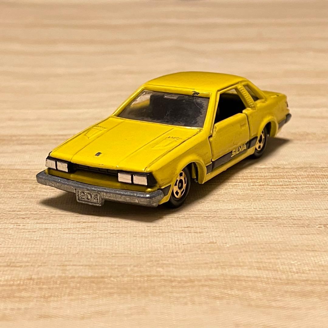 トミカ 日産シルビア No.6 1/61 Amazon | トミカ 赤箱 6 日産 シルビア S13 赤TOMYロゴ 1/59 グリーン