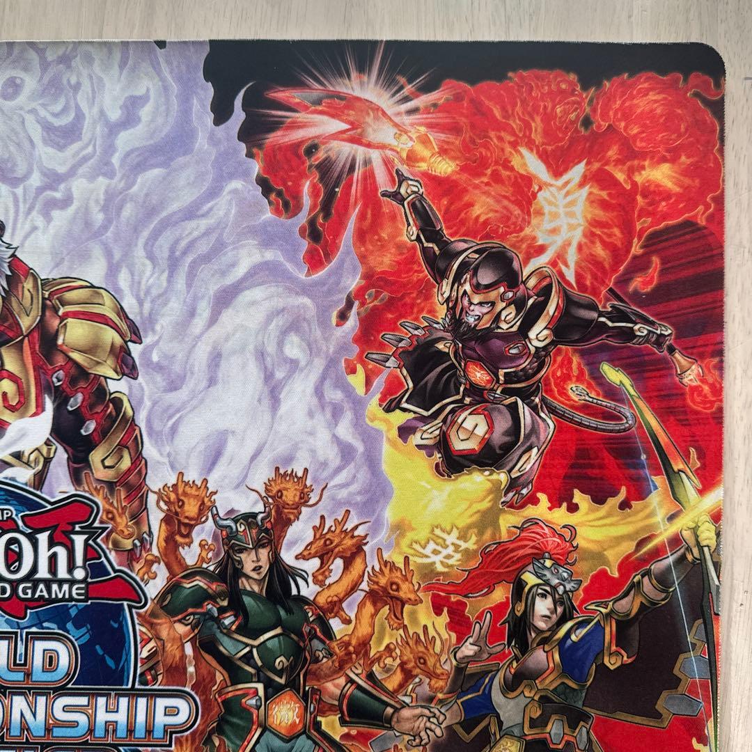 遊戯王プレイマットWCQ2013魁炎星王ソコウユウシ 並行輸入品 - メルカリ