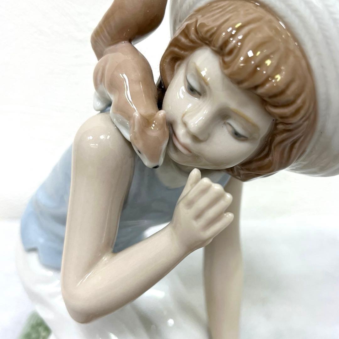 【美品】NADAL 陶器人形 リスに囁く少女 NADAL>ナダル 陶器人形 リスに囁く少女 - メルカリ