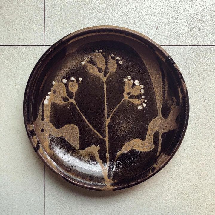 【食器】黒地にお花の大皿 プレート 和 贈り物 楽天市場】プレート お皿 木製 陶器 黒杉プレート 丸 日本製 おしゃれ
