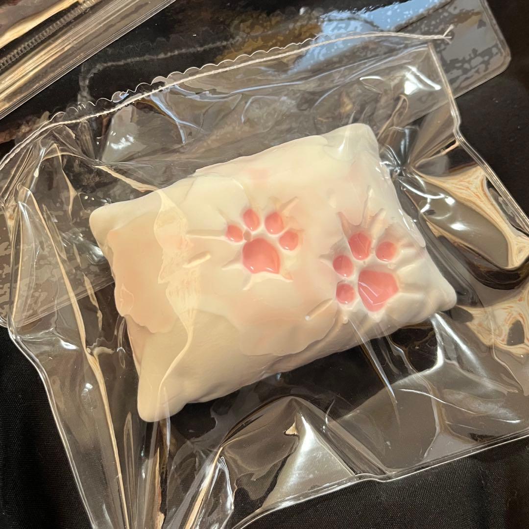 kikisquishy 猫枕 氷バター 海外スクイーズ 捏捏 キキスクイーズ
