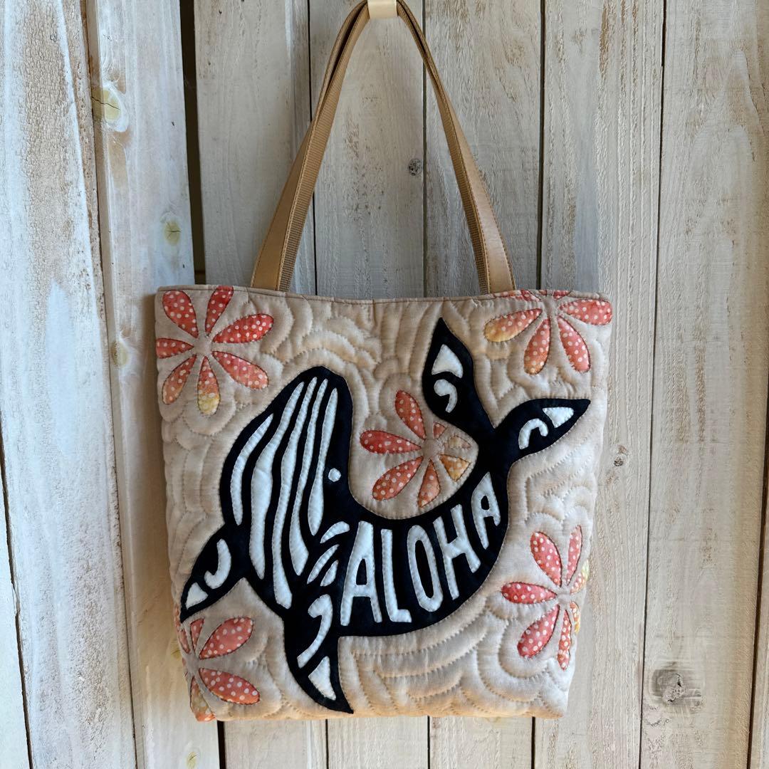 ハワイアンキルト♪ハンドメイドバッグ♪ALOHAクジラ - メルカリ