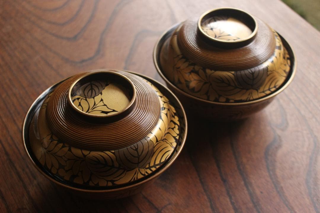 時代逸品！風情ある千筋糸目に極上桐花蒔絵の映えるお椀2点（検輪島塗懐石椀雑煮椀 輪島塗 黒塗 菊詰沈金花蒔絵 蓋付椀 2客 / 懐石椀・蒔絵椀・雑煮椀