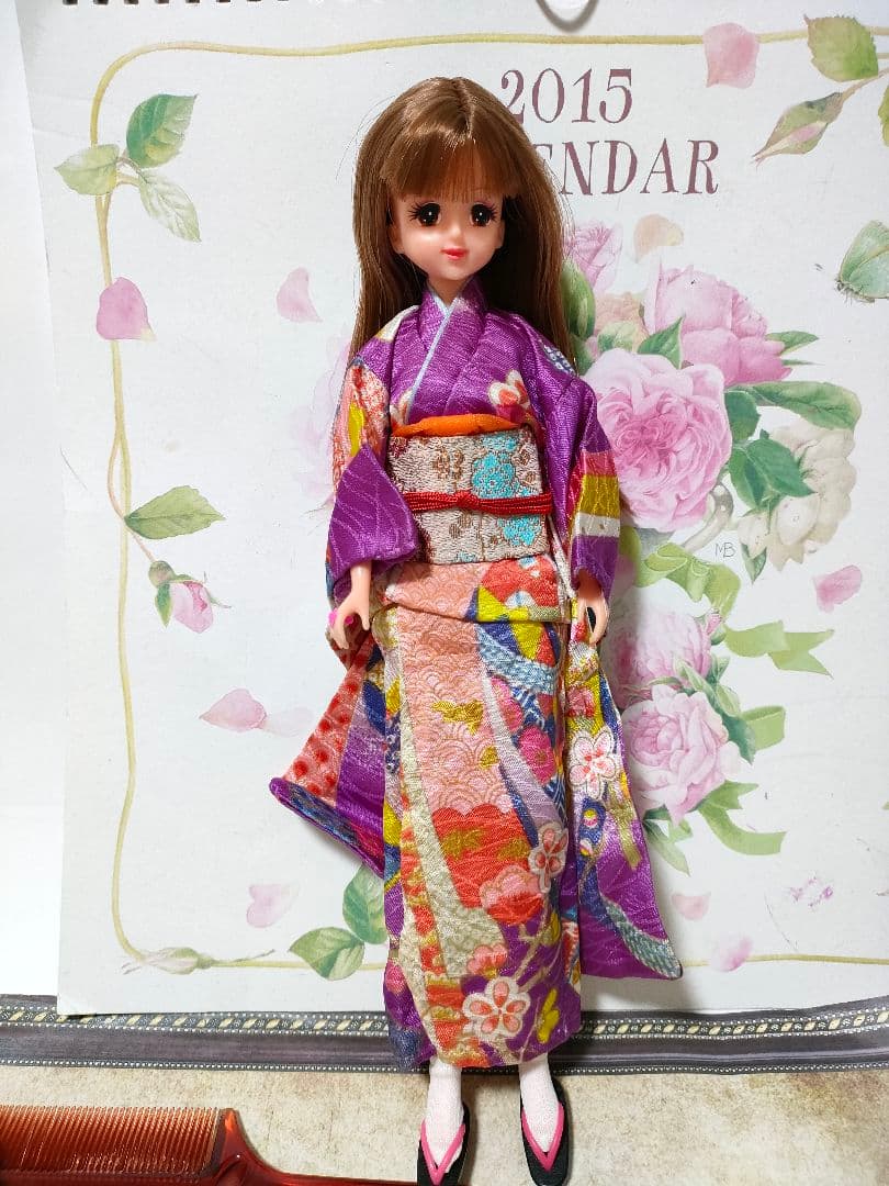 茶髪 赤いアイシャドウのジェニーちゃん 着物ジェニー？ リカちゃん
