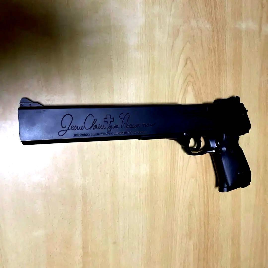 未組立.ディスプレイモデル】アーカードの銃「ジャッカル」対化物戦闘
