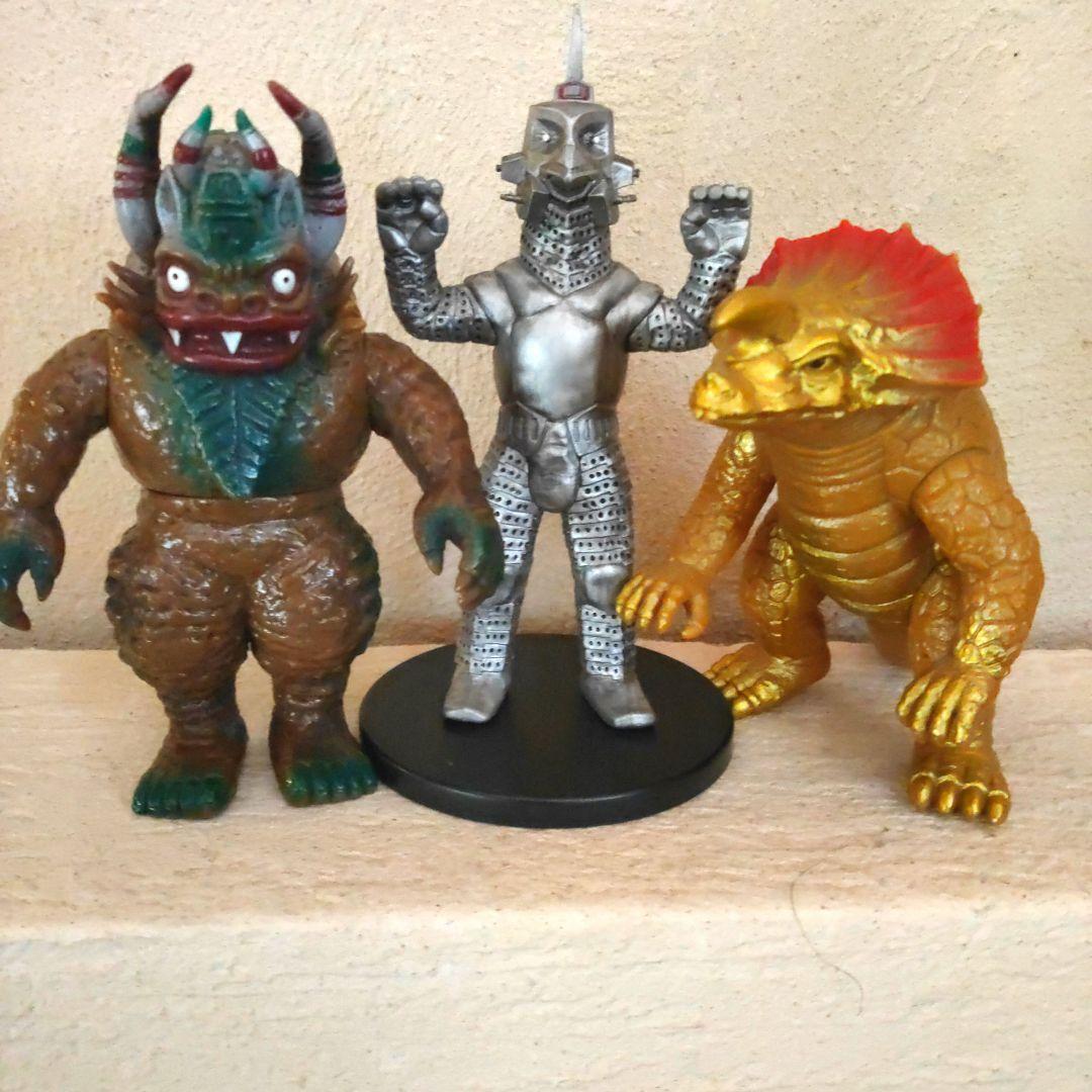 ウルトラセブンカプセル怪獣トリオ - メルカリ