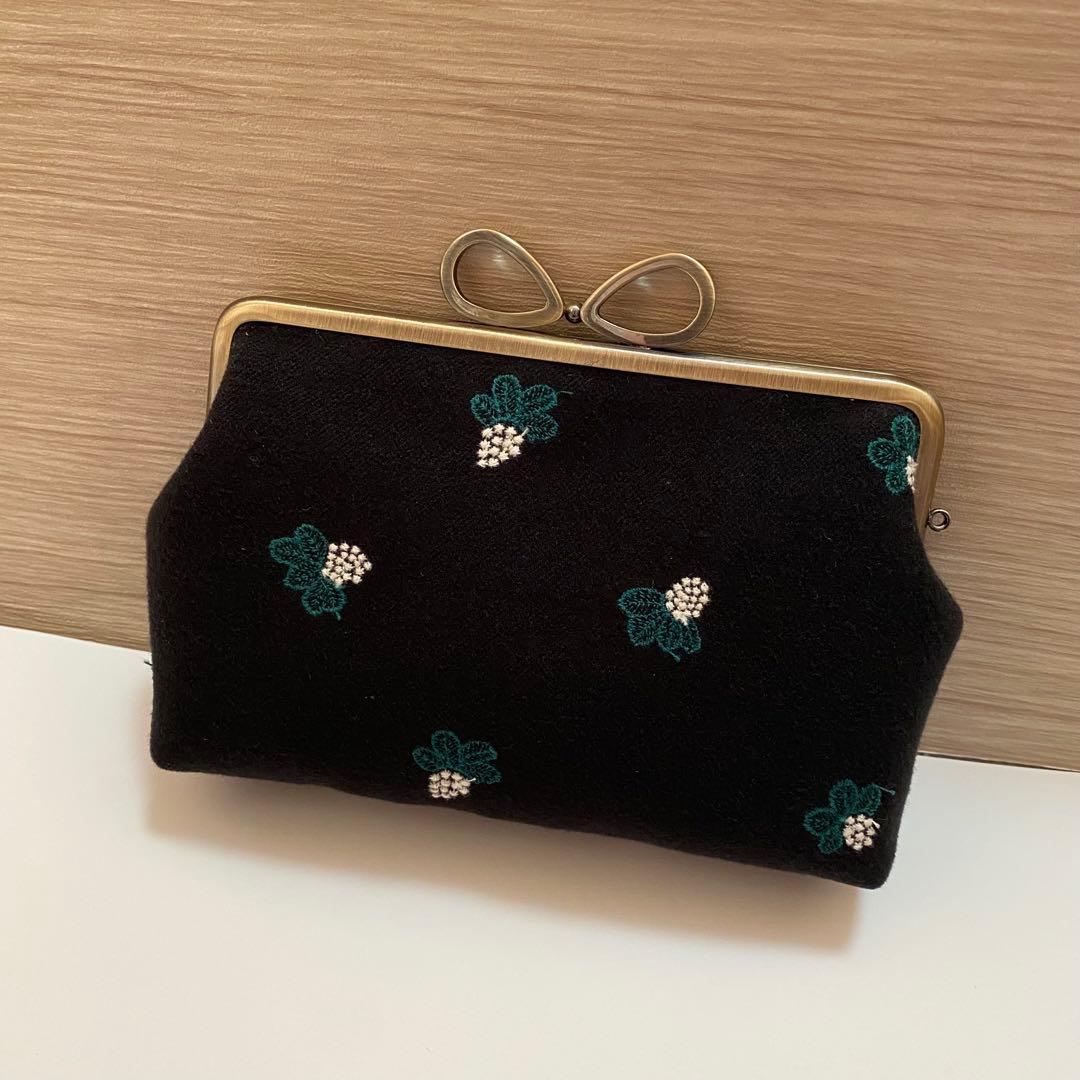 ミナペルホネンがま口ポーチ ハンドメイド dop light berry 通帳