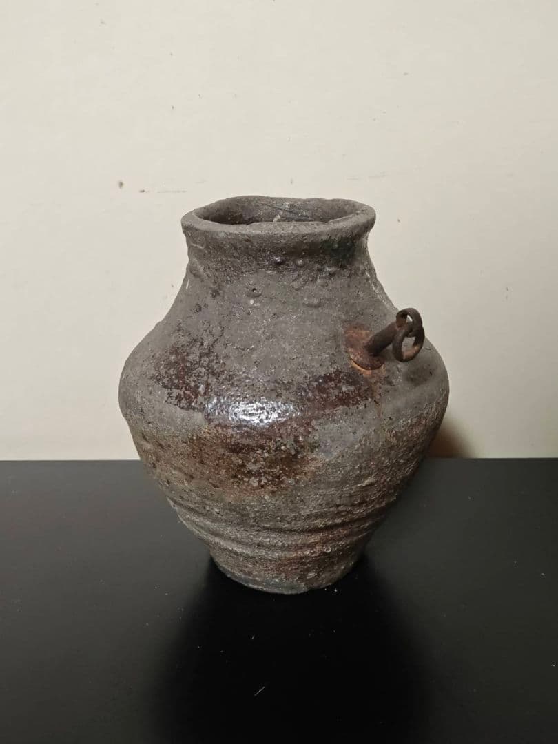 古格溢れる古常滑掛花生け壺 室町時代 花呼ぶ器 古美術 - メルカリ