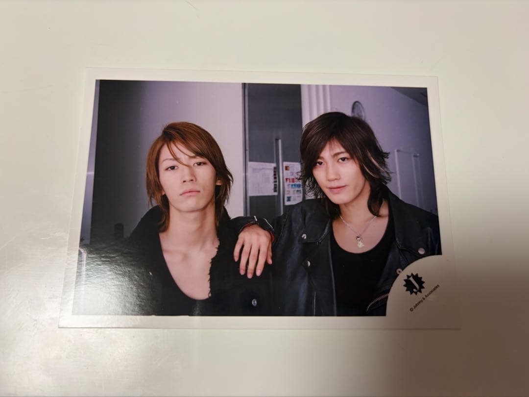 KAT-TUN 赤西仁 亀梨和也 公式生写真 - メルカリ