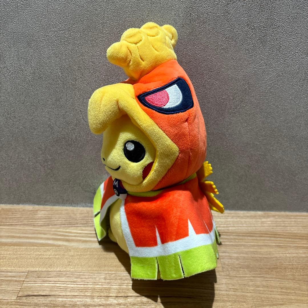 廃盤/2016年】ホウオウのポンチョを着たピカチュウ ぬいぐるみ - メルカリ