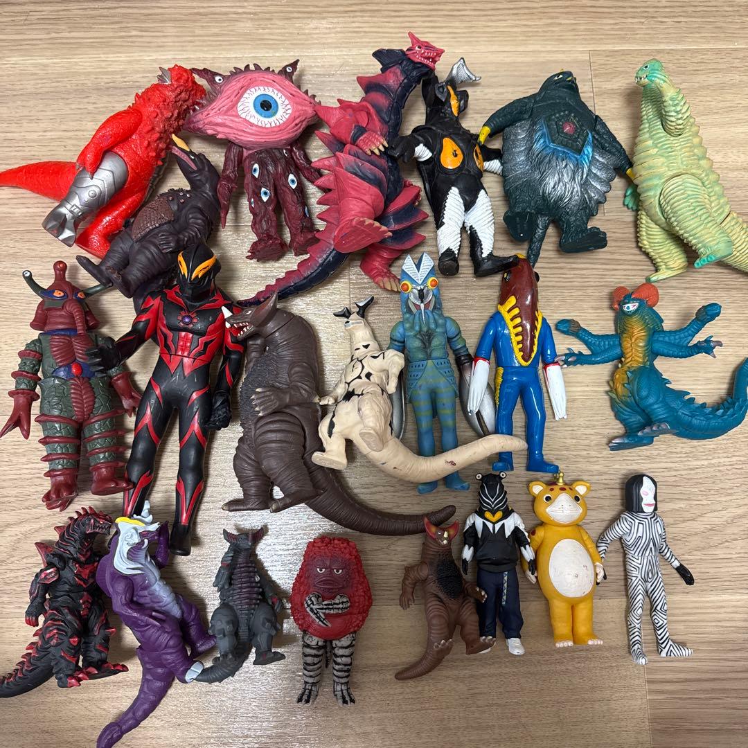 ウルトラマンシリーズ 怪獣ソフビ 約20体セット - メルカリ