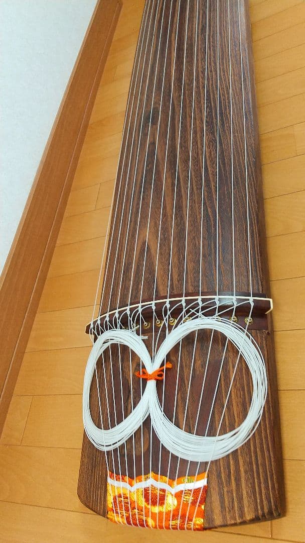 user_086757c9様専用】金蒔絵入り 高級 和琴 お琴 13弦琴 お筝 - メルカリ