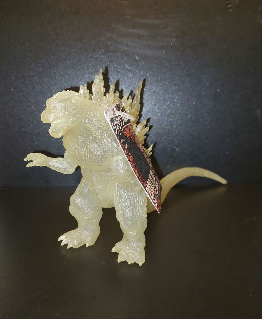 シネタウン岐阜　ゴジラ　非売品 山崎監督と共にハリウッドに渡った金のゴジラが受注販売開始！ 歴史的