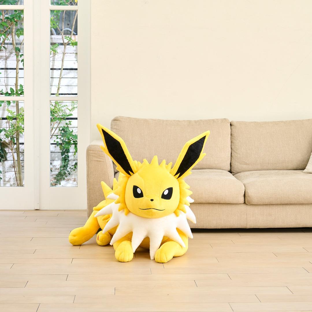 ぬいぐるみ 等身大サンダース 寝そべり ポケモンセンターオンライン 抽選販売】ぬいぐるみ 等身大サンダース 寝そべり ｜【公式】ポケモン