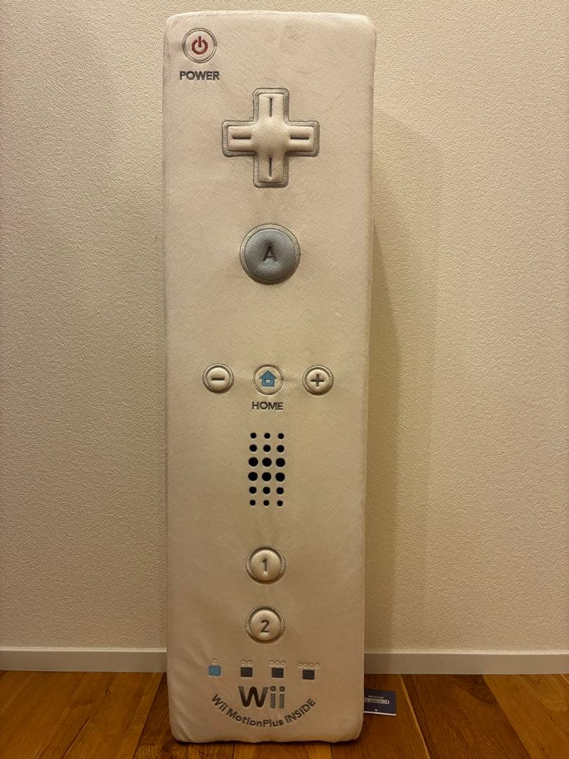 Wiiリモコン型クッション　ニンテンドーミュージアム限定　コントローラー型 コントローラーがビッグなクッションに！限定販売グッズ紹介2