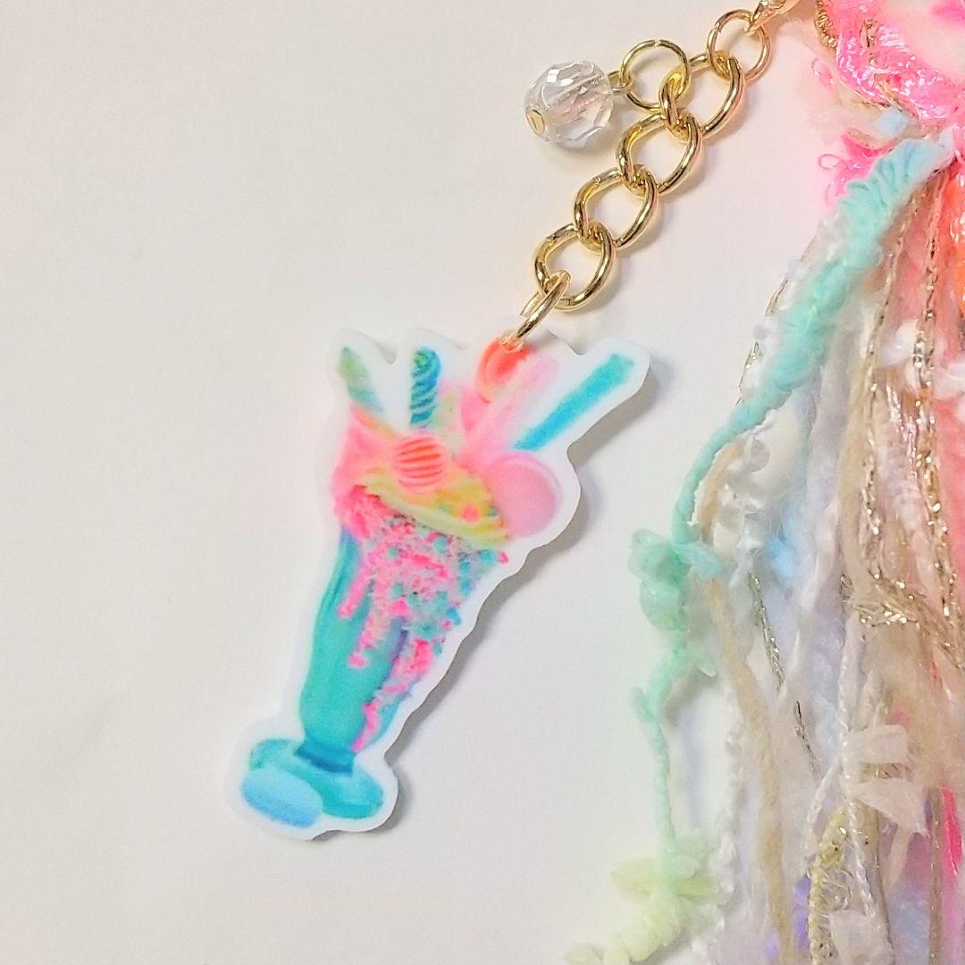 SOLD◇ハンドメイド 引き揃え糸 タッセル チャーム パフェ ゆめかわ