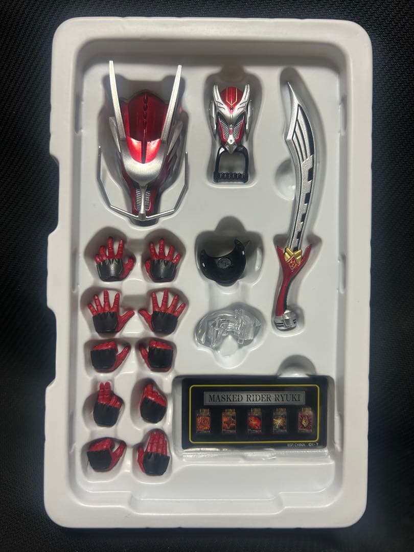 フィギュアーツ 真骨頂 仮面ライダー龍騎【開封済】 未開封スリーブ