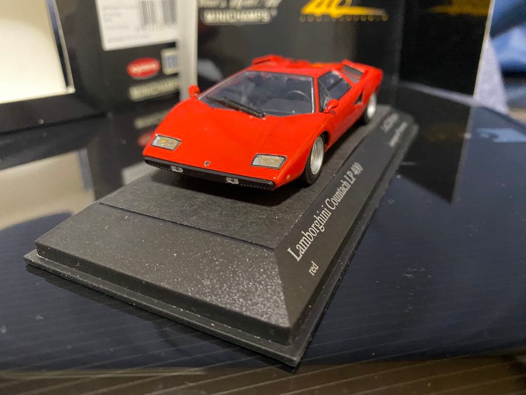 1/43 ランボルギーニ カウンタック LP400 レッド 京商40th記念 Amazon | 京商別注 40th 1/43 カウンタック LP400 レッド