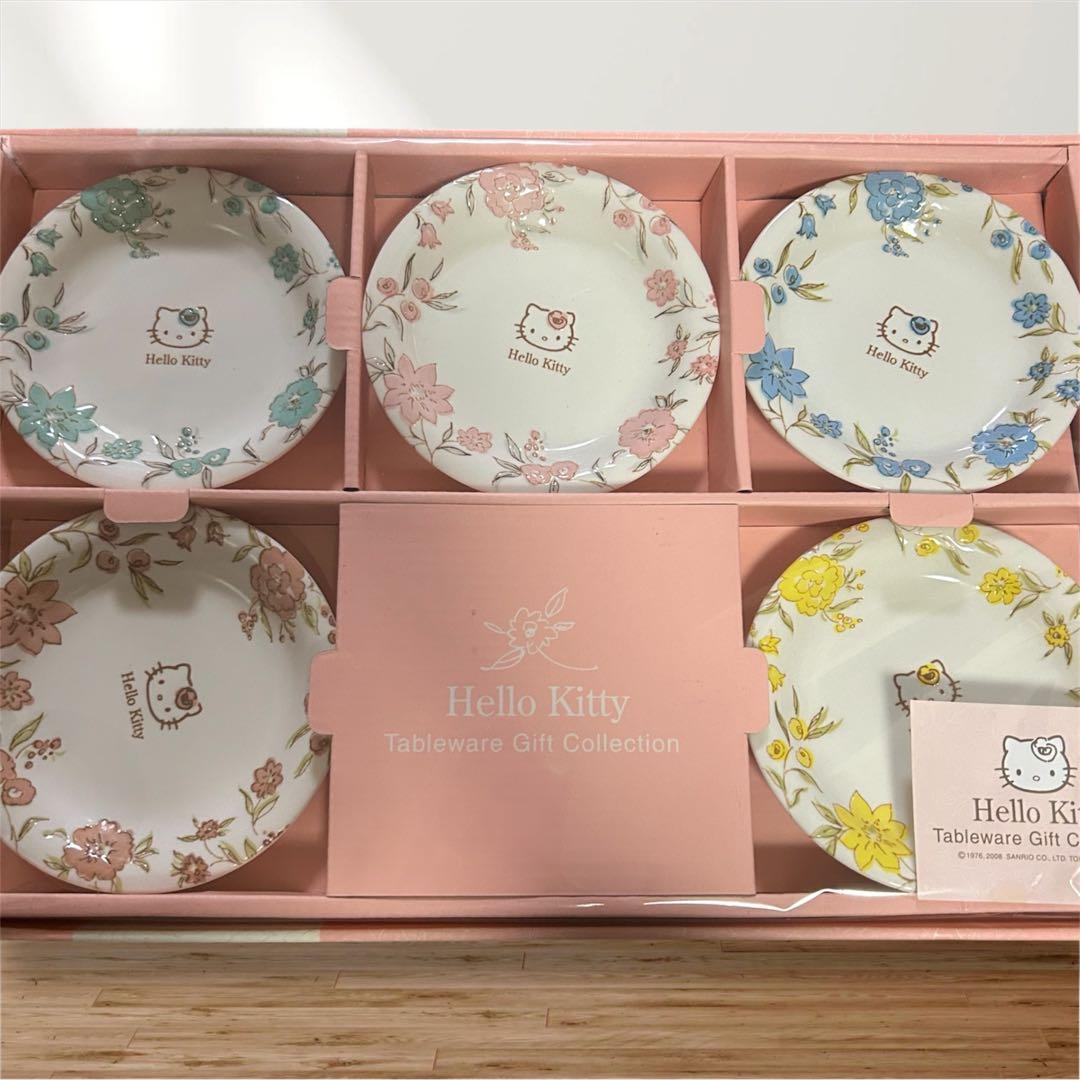 激レア！新品 未使用 ハローキティ 花柄皿 5枚セット - メルカリ