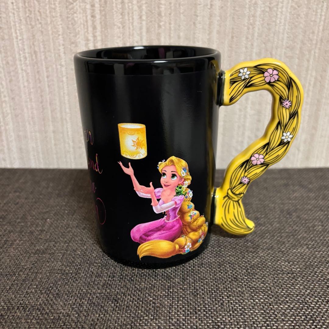 ディズニー】塔の上のラプンツェル 色が変わるマグカップ - メルカリ
