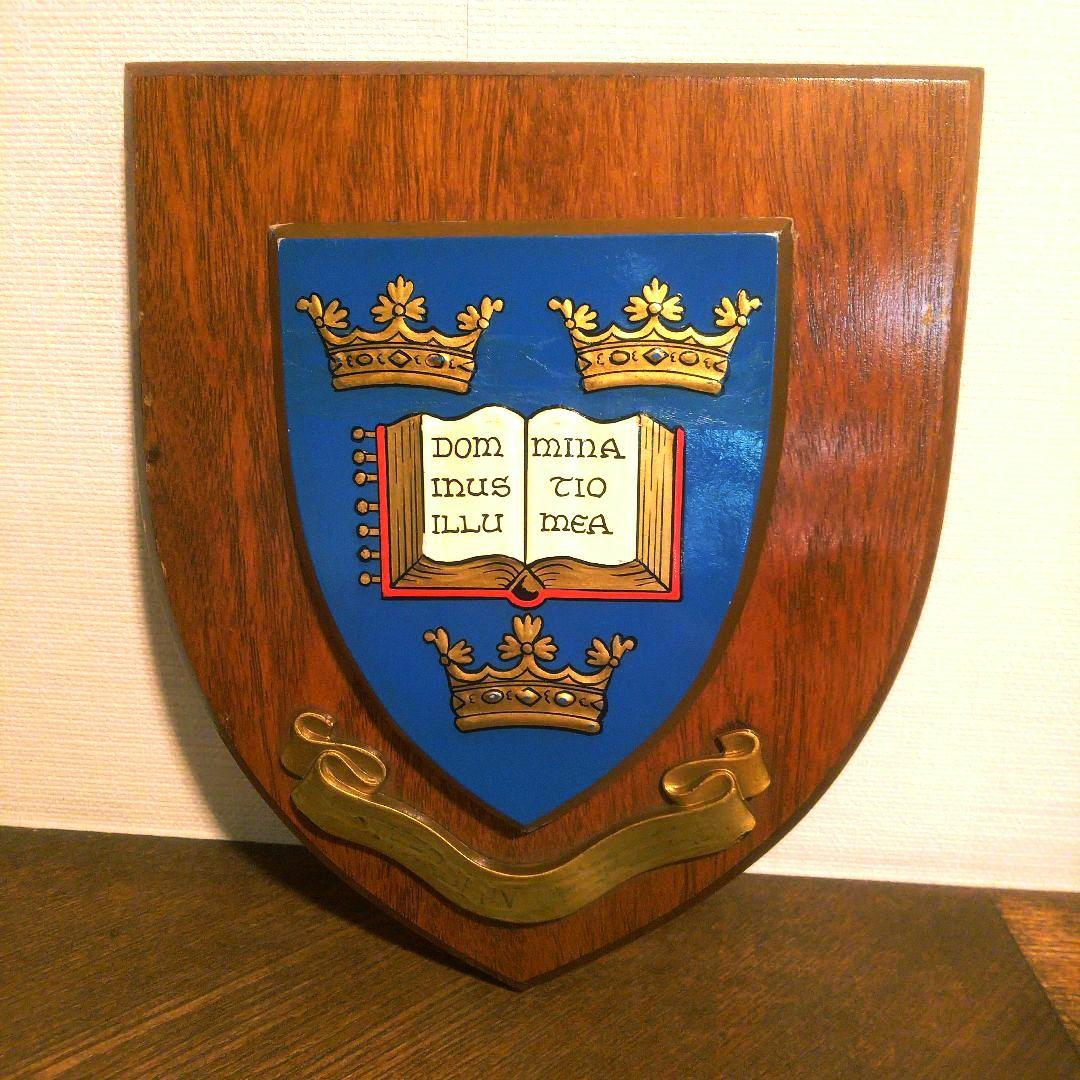 n*o様 ヴィンテージ 英国 大学 紋章 木製盾 5点セット 希少品 - メルカリ