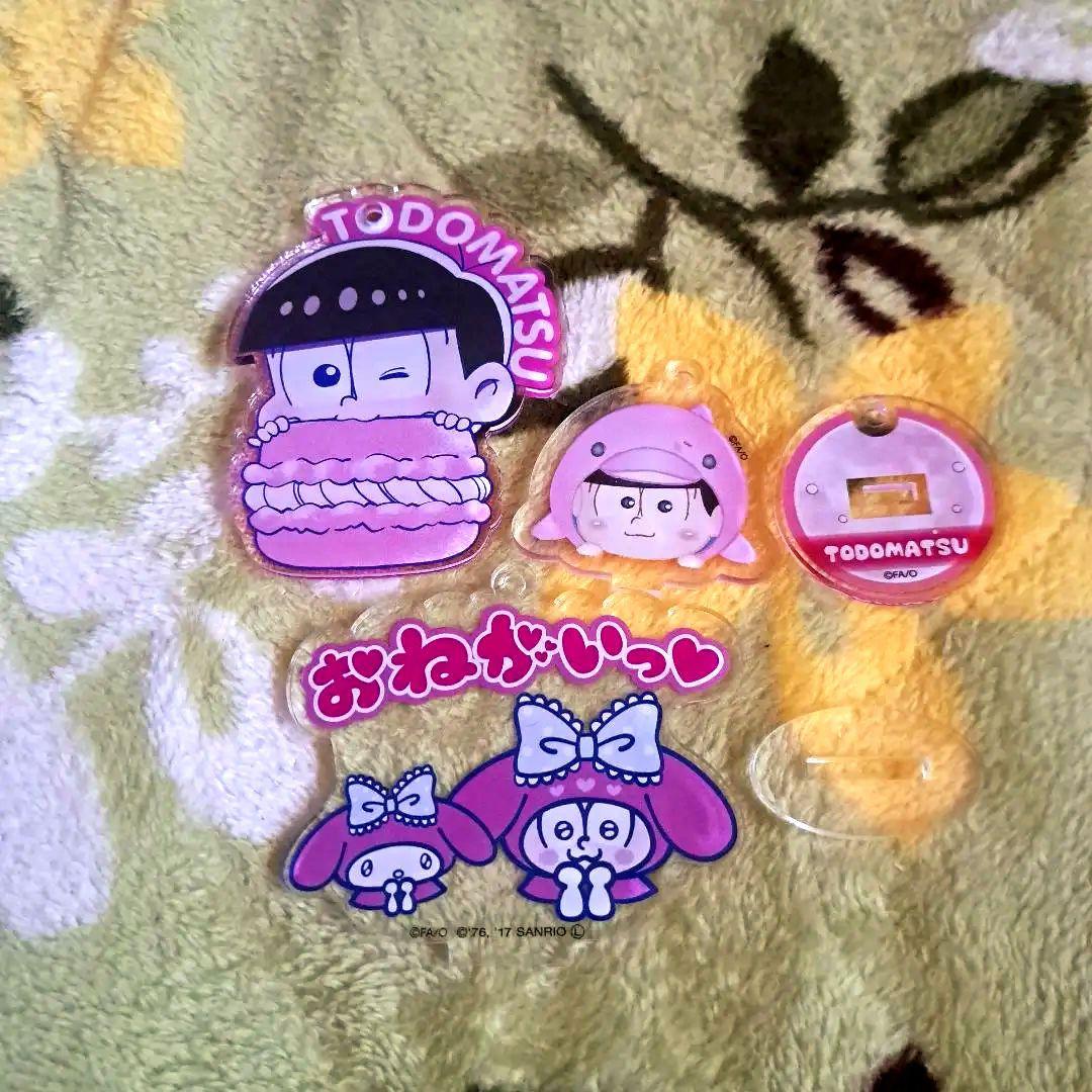 トド松 アクキーとアクスタの3点セット - メルカリ