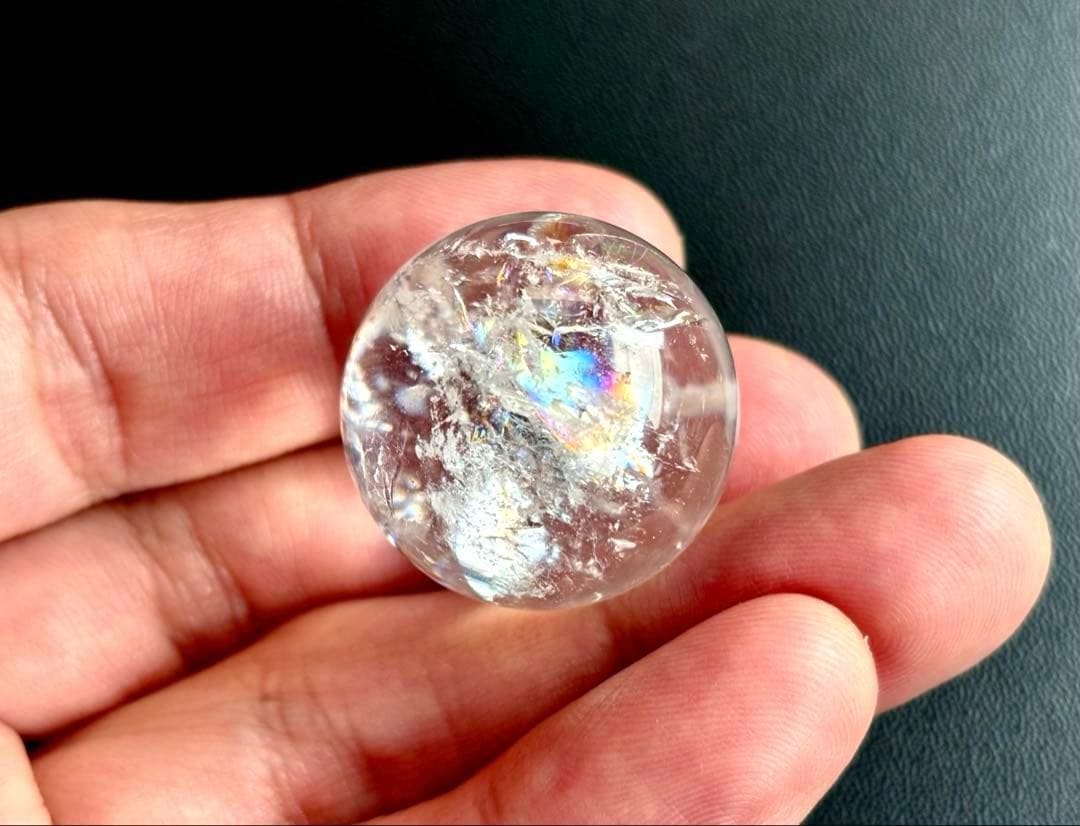 究極品質　永遠の愛を願う水晶の究極形態　虹のマスターウラルレムリアン極上スフィア