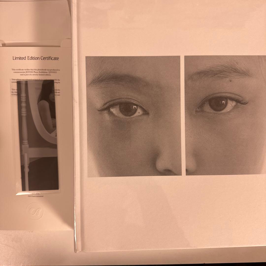 jennie ジェニ　写真展　限定 フォトブック　しおり付き J2NNI5 JENNIE J2NNI5 写真展 ジェニ 写真集 フォトブック しおり付き - メルカリ