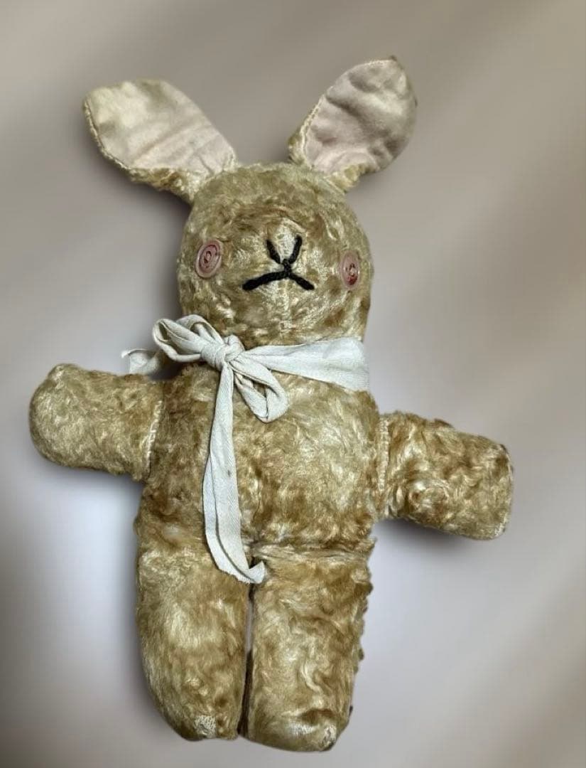 ピンクのボタンが可愛い　アンティークラビット　ぬいぐるみ スイスからの、 ピンクのうさぎの ぬいぐるみ🐇🎀 ピンクパープル