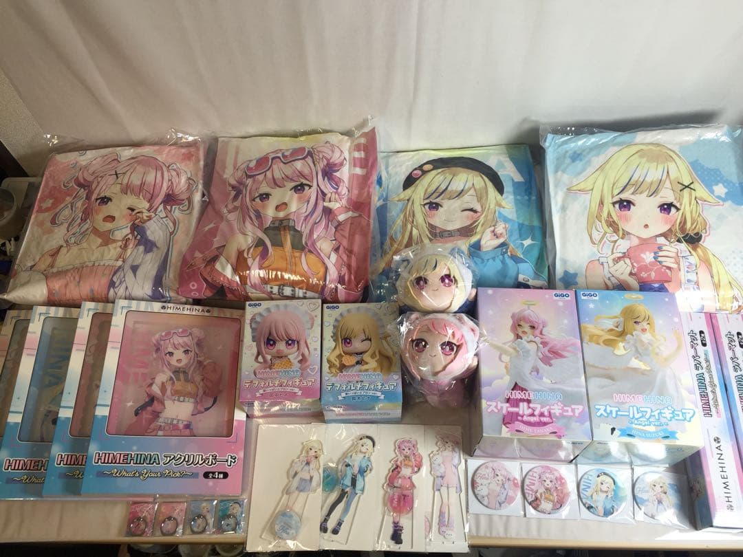 HIMEHINA GiGO コラボ 全24種+4 アクリル 缶バッジ フィギュア - メルカリ