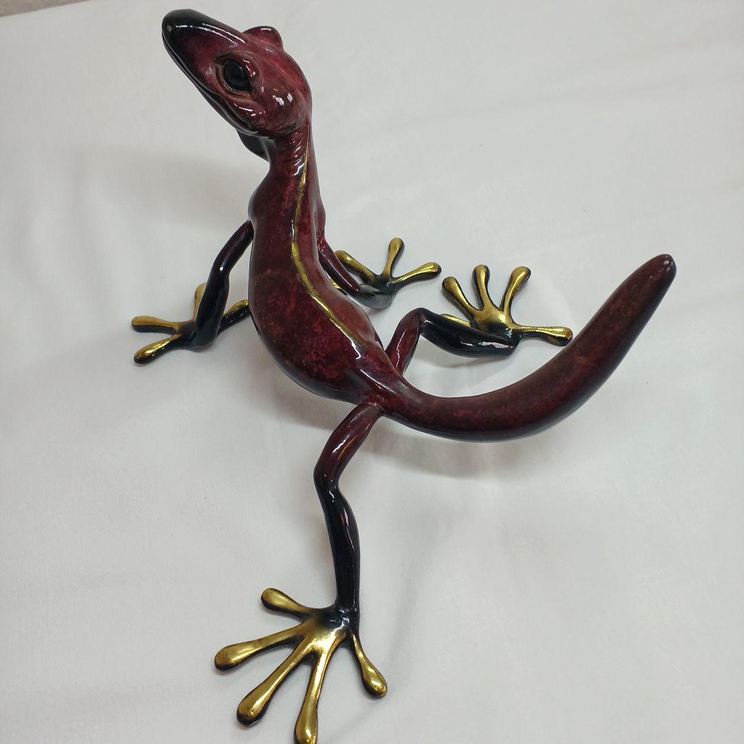 ヤモリ　トカゲ　K. Cantrell作Gecko 　置物　限定作品　合金メタル 黒メタルのトカゲ（ヤモリ）2022 | ヤモリチーム バイ 銀座デコ