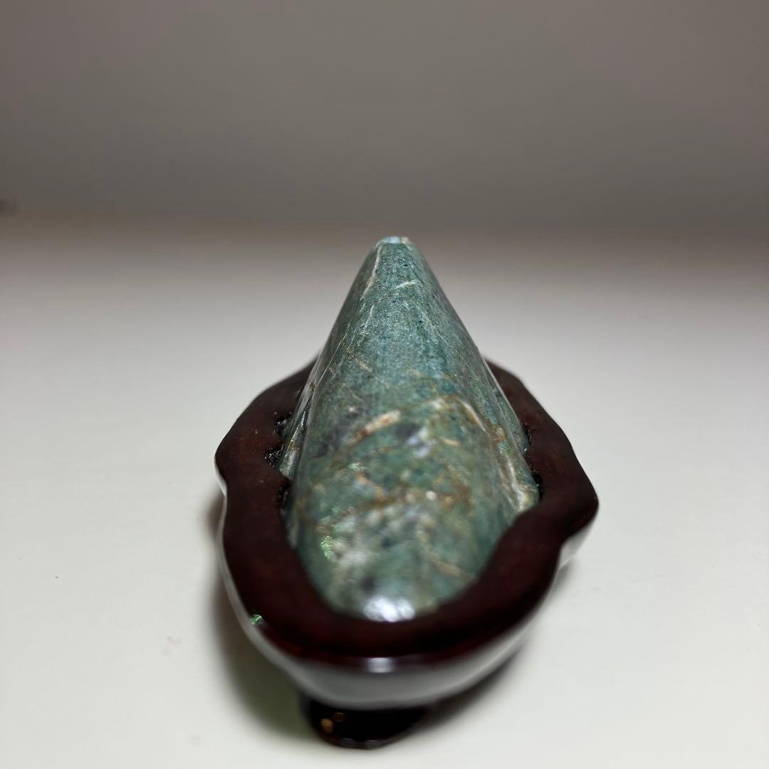 山型水石 緑色 木製台座付き - メルカリ