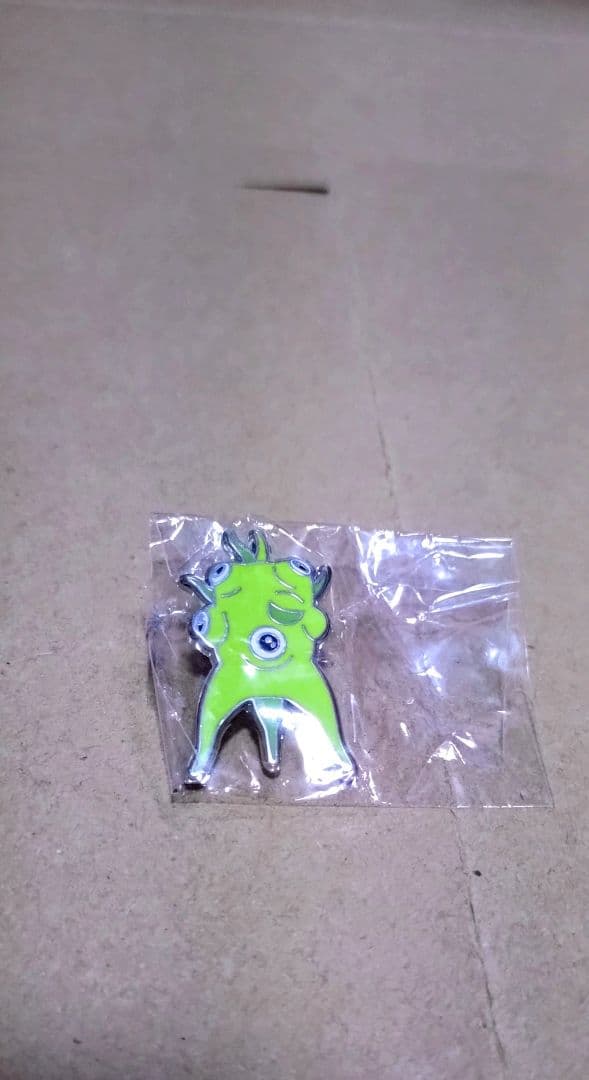 チェコパビリオン レネちゃん ピンバッジ とおまけキラキラシール