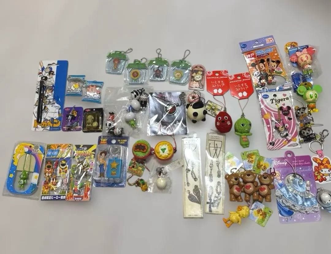 キャラクター　キーホルダー　ストラップ　セット 楽天市場】かわいい キャラクター 顔 キーホルダー 6個 セット 2cm