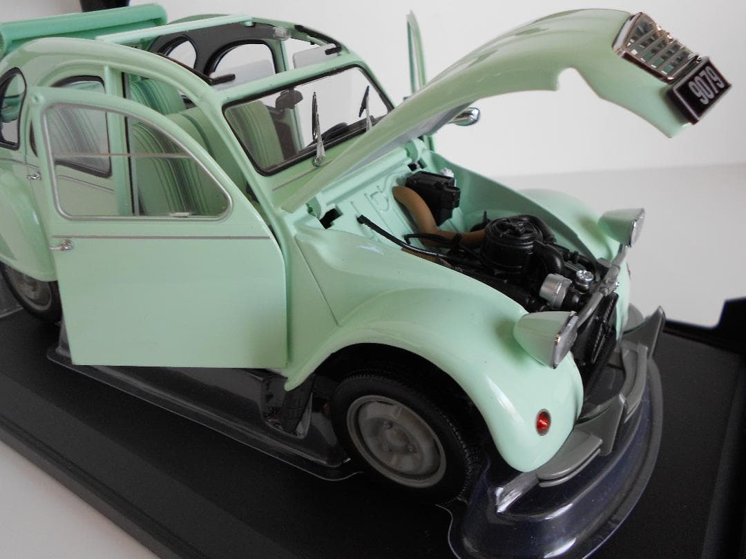 美品　1/18　ノレブ　シトロエン　2CV　ミントグリーン ノレブ 1/18 シトロエン 2CV Club 1982 ジェードグリーン