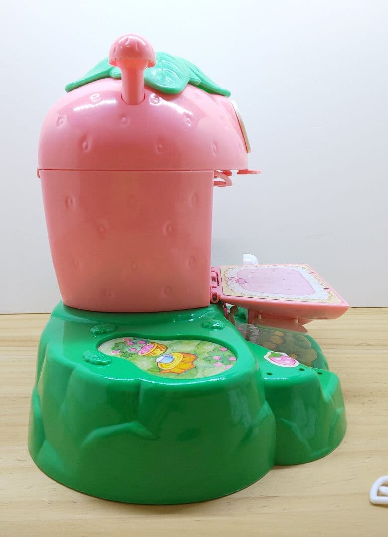 昭和レトロ❣️サンリオいちごの夢のお家✨ボタンノーズ 初代✨ - メルカリ