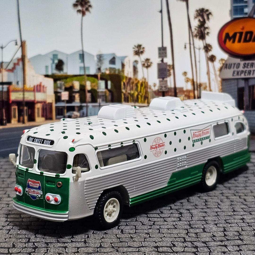 クリスピークリームドーナツ　ダイキャスト カー　スターライナー　バス　ミニカー 送料無料 1/32 トヨタ・コースター マイクロバス バン ワゴン 金