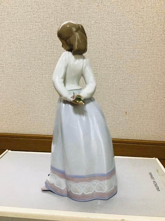 LLADRO リヤドロ Sweet＆Shy - メルカリ