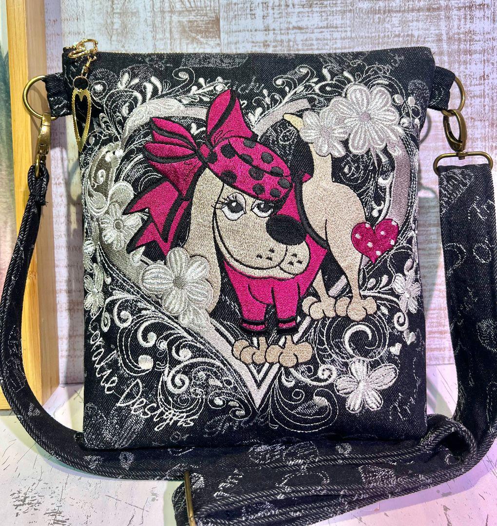 ロラライハリス♡ブラック英字ハートデニム♡刺繍のショルダーバッグ