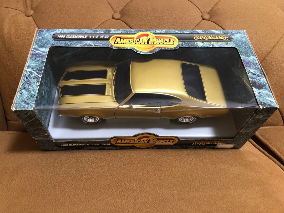 1/18 ERTL 1969 OLDSMOBILE 4-4-2 W30 アメ車 - メルカリ