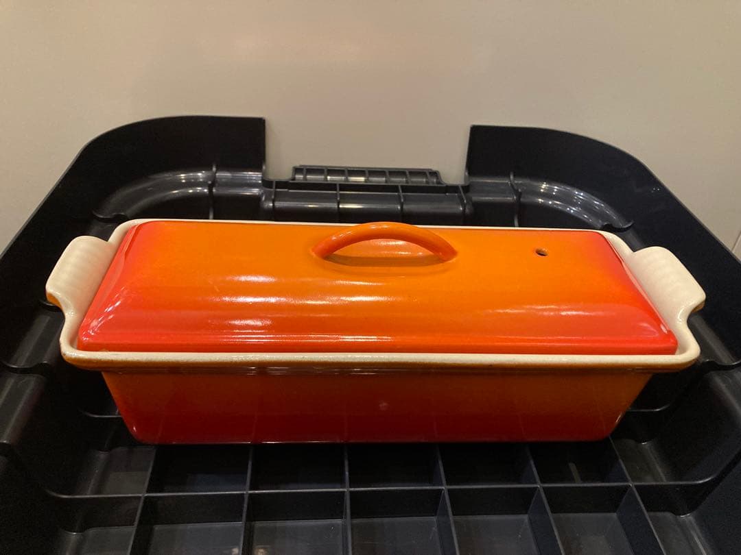 LE CREUSET テリーヌ型 28cm オレンジ レクタ Amazon｜ルクルーゼ テリーヌ レクタ 28cm 鋳物 ホーロー 耐熱容器