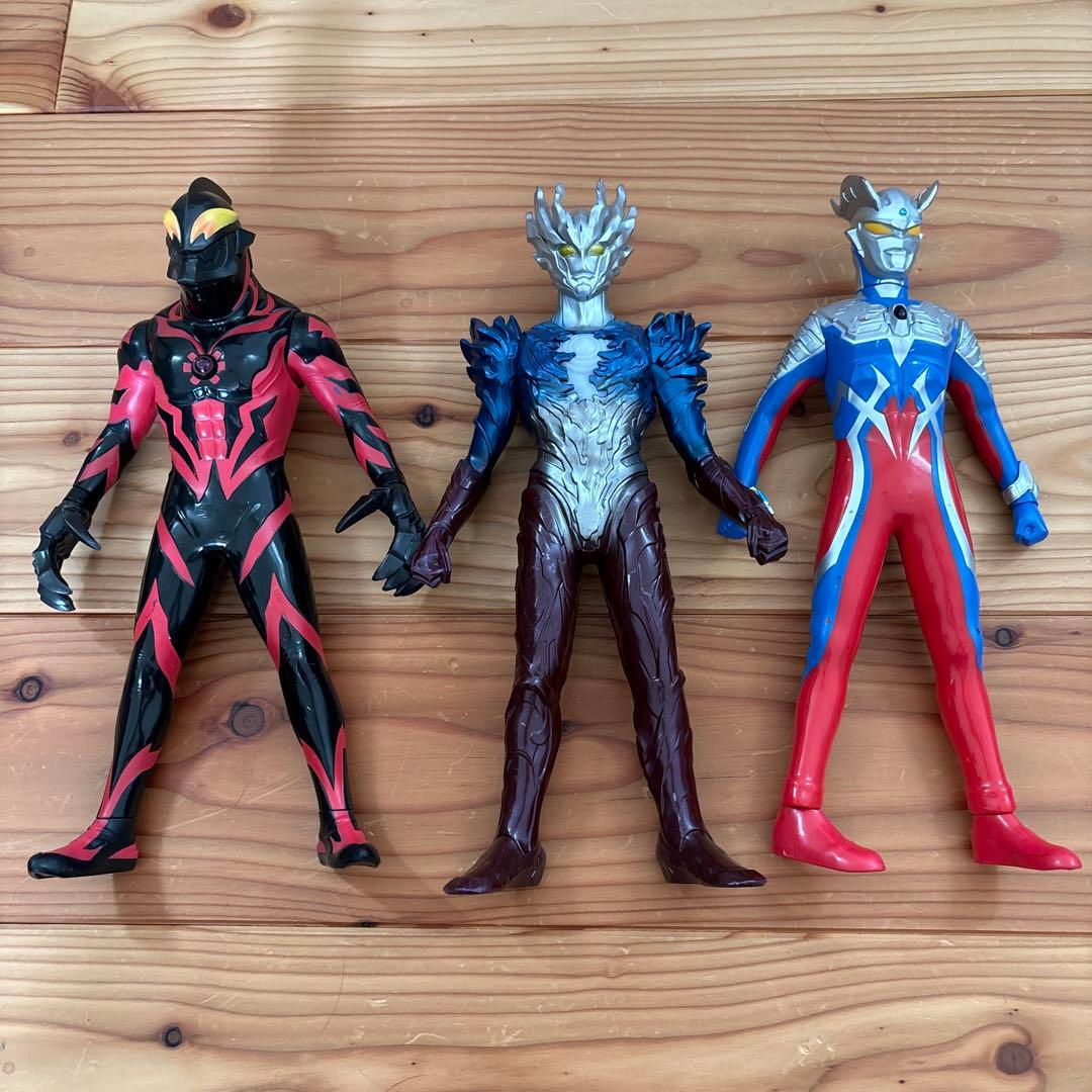 ウルトラマン　サウンドアクションフィギュア　3点セット サウンド×アクション 叫ぶ！ウルトラマンゼット｜ウルトラマンおもちゃ