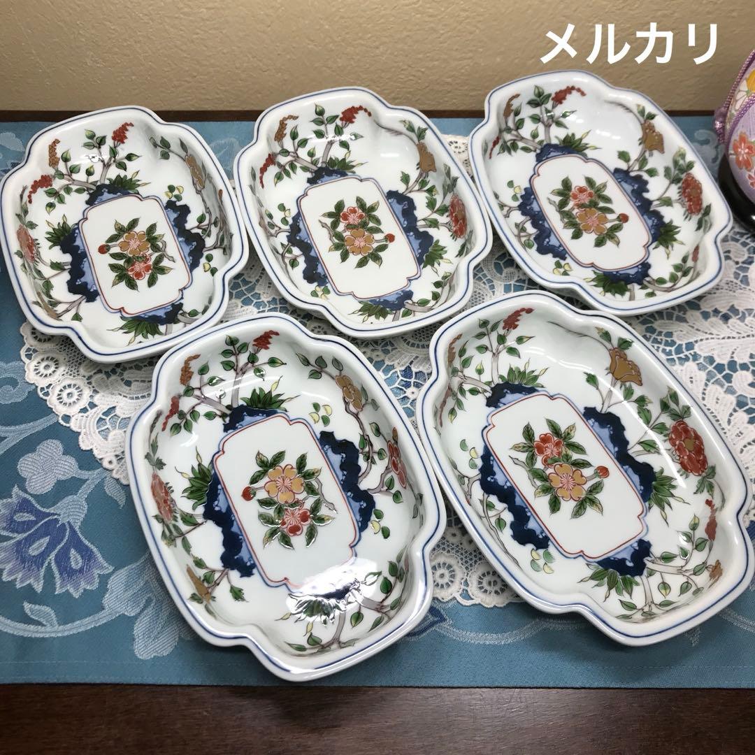 源右衛門窯　染錦草花文　深皿　向付　5客１セット　❀美品❀　ひなまつり 染錦草花文 小皿 ｜ 有田焼の源右衛門窯公式オンラインショップ