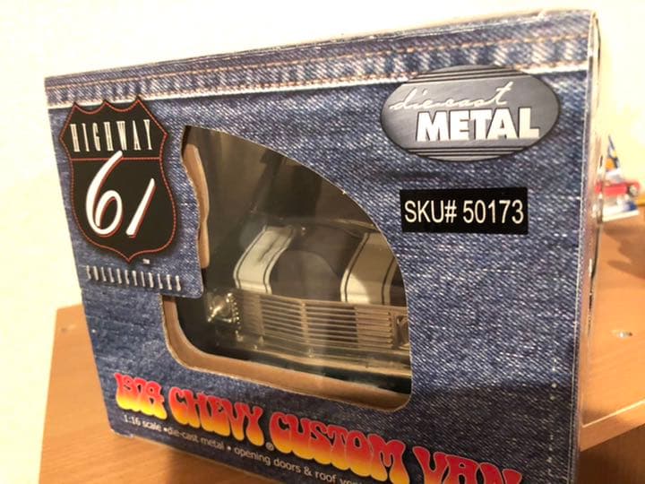 1974 シェビーバン 1/16 ミニカー - メルカリ