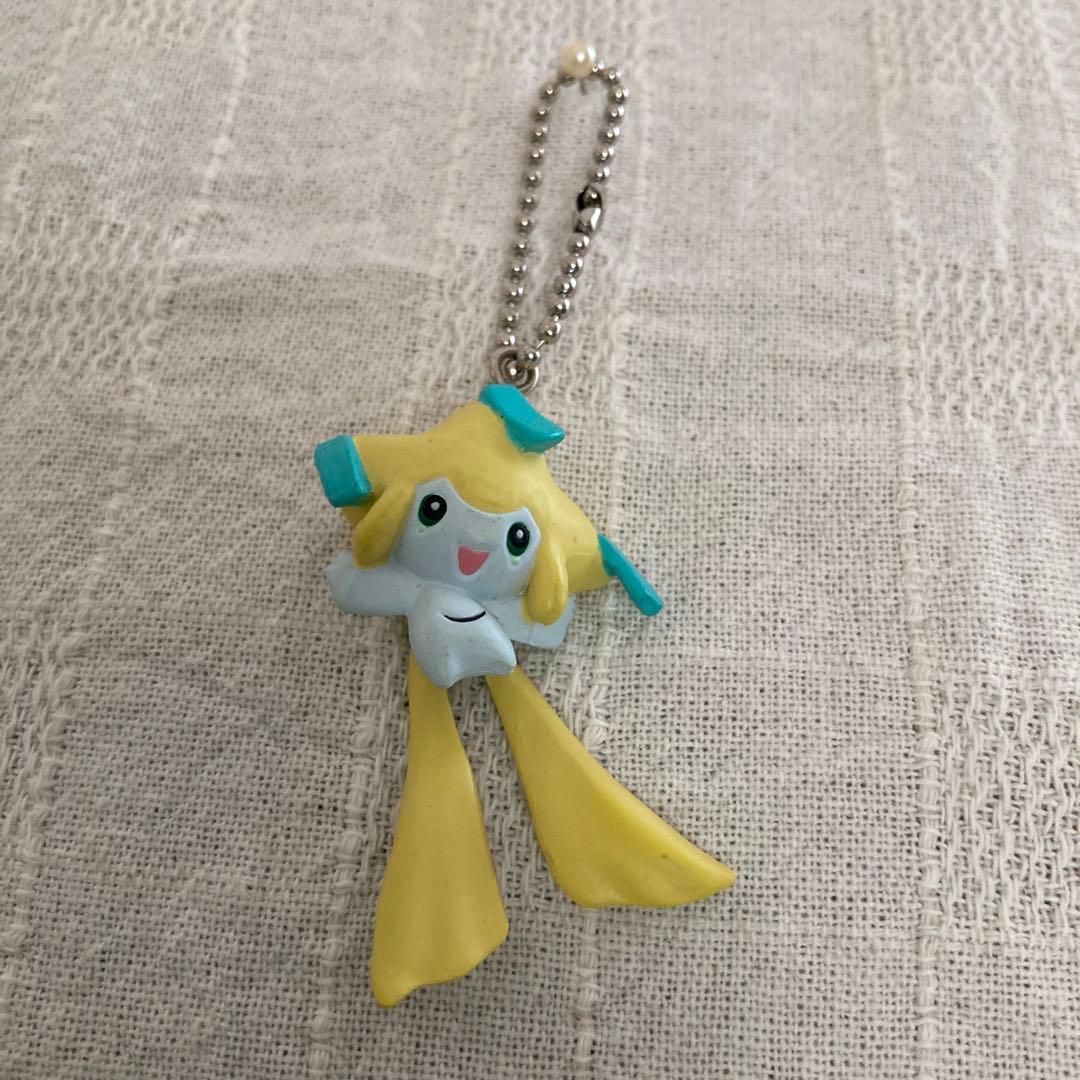 ポケットモンスター、ジラーチキーホルダー - メルカリ