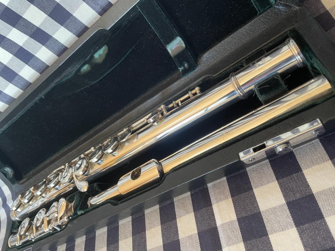 パールフルート 総銀製 “Maesta” ソルダードトーンホール ＣＣＥ